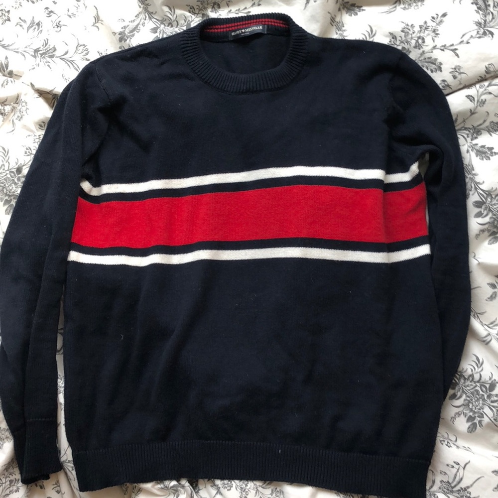 Brandy Melville pullover crew neck